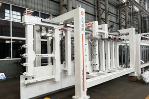 Scie à panneaux verticale